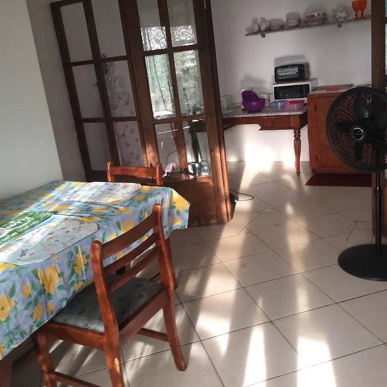 סנט ג'יימס Platinum Coast Apartments ברבדוס